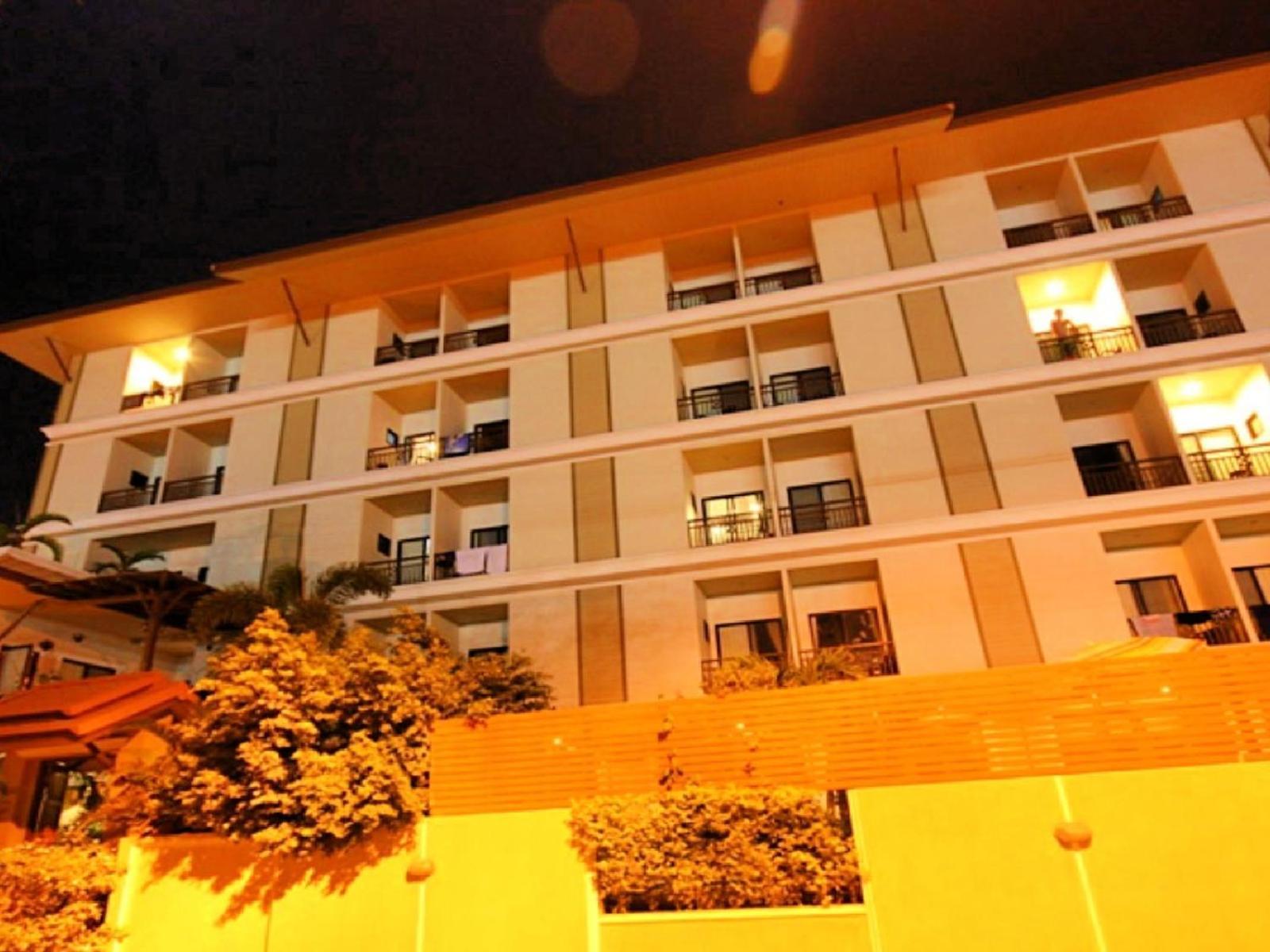 מלון Narawan Hotel,