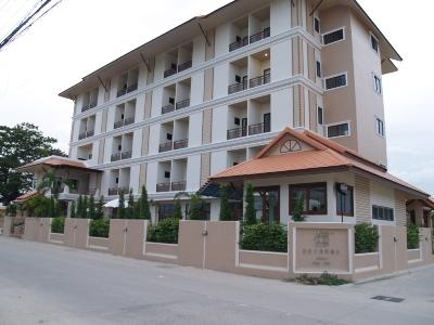 Narawan Hotel, מלון 3*