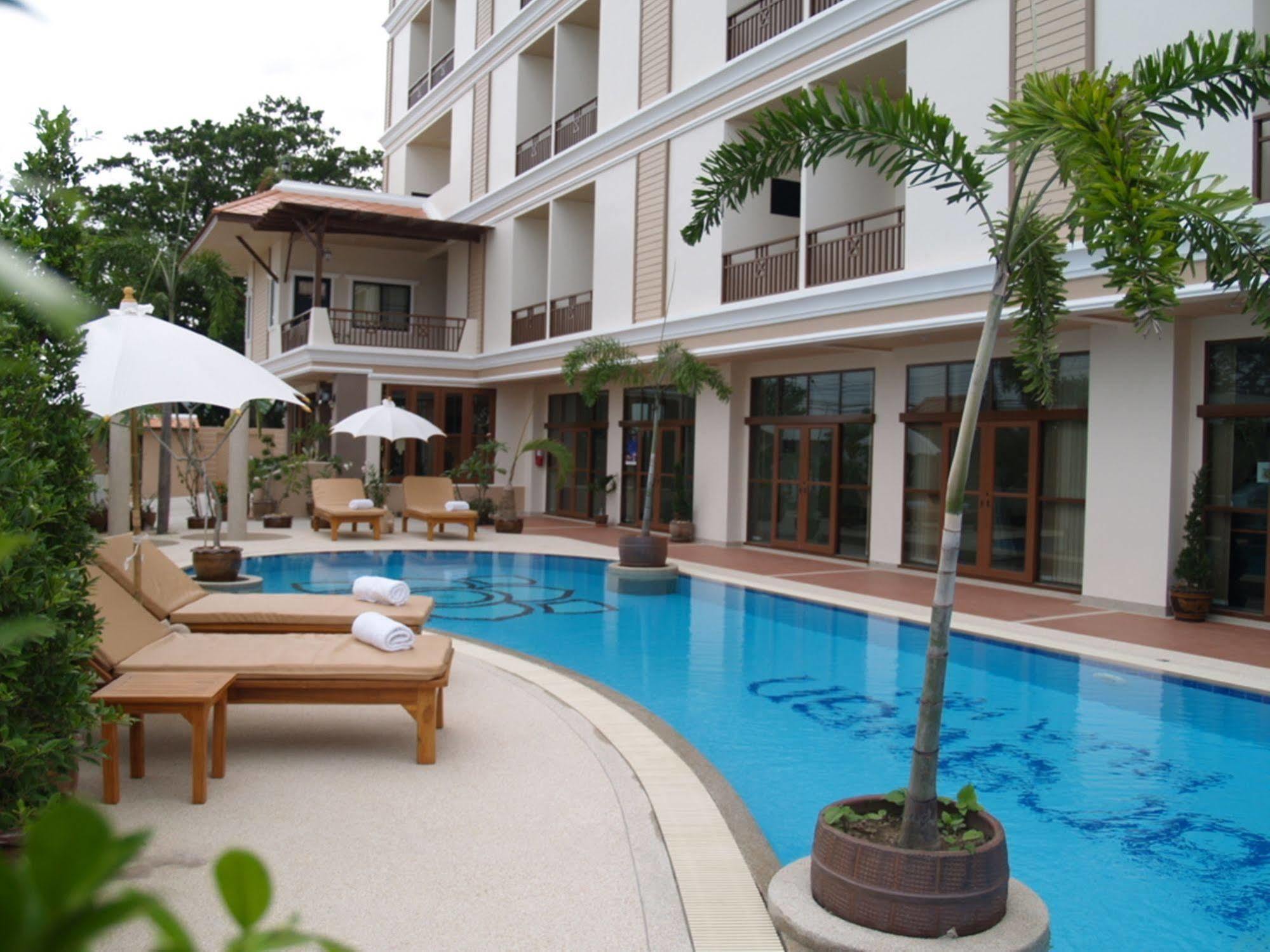 Narawan Hotel, מלון